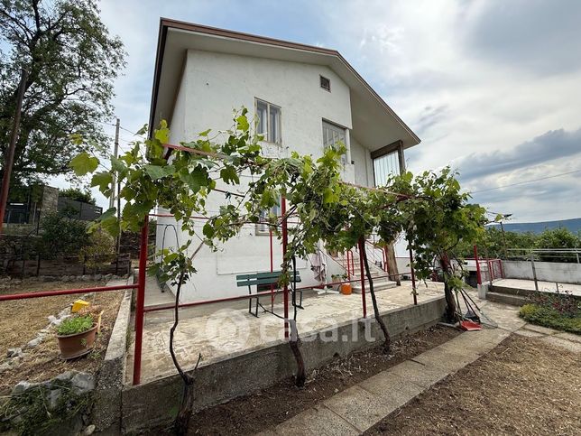 Casa bi/trifamiliare in residenziale in Via Antonio Racheli 12