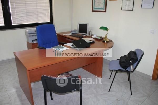 Ufficio in commerciale in Viale Teracati 39