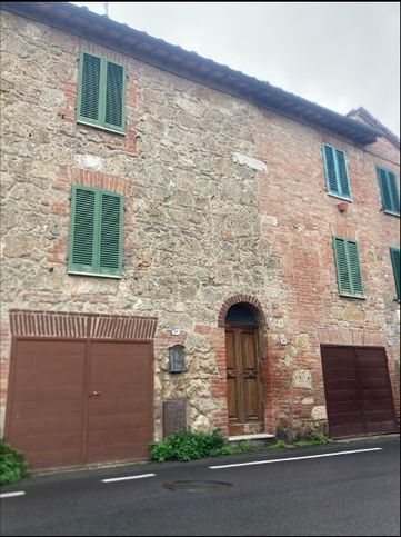 Casa indipendente in residenziale in Via Bassa Ciminia