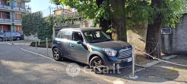 Box/posto auto in residenziale in Via Tommaso Grossi
