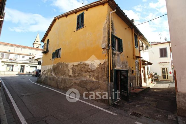 Casa indipendente in residenziale in Via del Leone 1