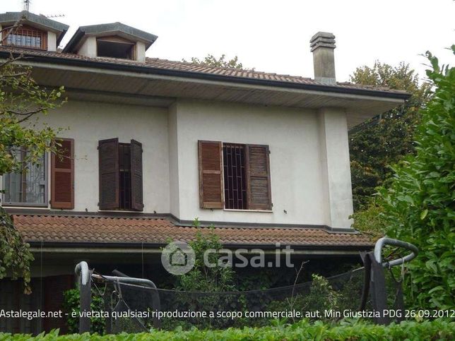 Villa in residenziale in Via delle Ortensie 33