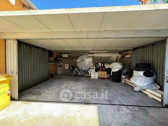 Garage/posto auto in residenziale in Via Nazionale 537