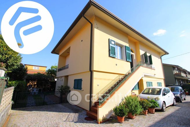 Casa bi/trifamiliare in residenziale in Via del Casone 14