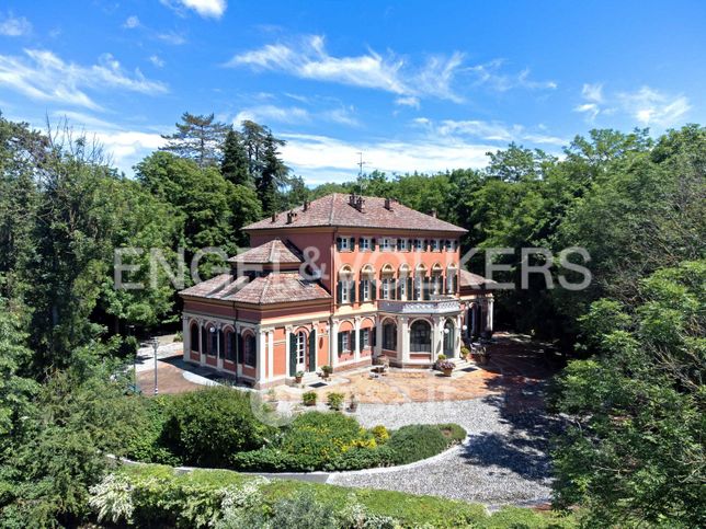 Villa in residenziale in Via Vecchia Alessandria