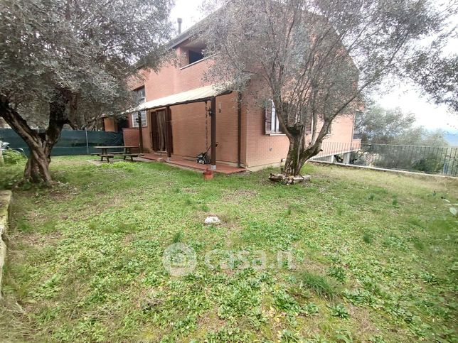 Appartamento in residenziale in Via Fontevecchia 33
