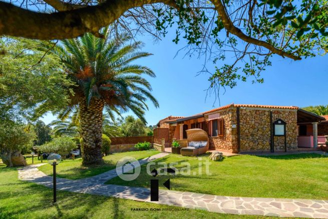 Villa in residenziale in Via Punta Nuraghe 18