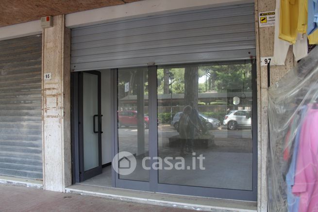 Ufficio in commerciale in Viale delle Querce 97