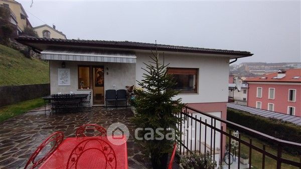 Appartamento in residenziale in Via Lungardo 32