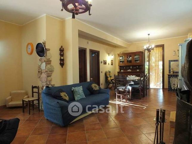 Casa indipendente in residenziale in