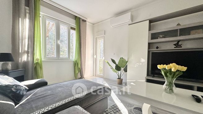 Appartamento in residenziale in Via Ippolito Pindemonte 8