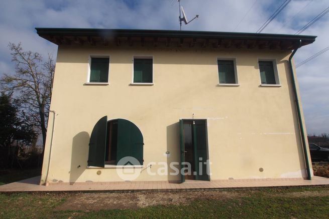Casa indipendente in residenziale in Via Tabacchi