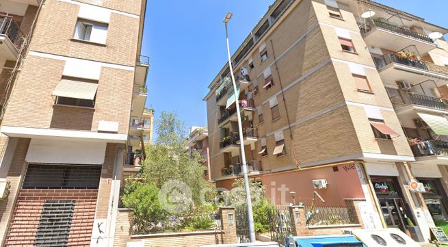Appartamento in residenziale in Via Federico Jorini 23