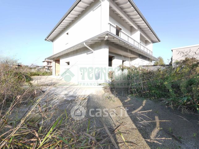 Casa bi/trifamiliare in residenziale in Via San Filastro 12