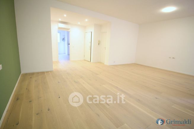 Appartamento in residenziale in Via Carlo de Cristoforis 15