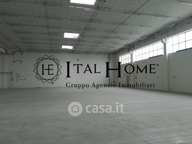 Capannone in commerciale in Via Sant'Egidio