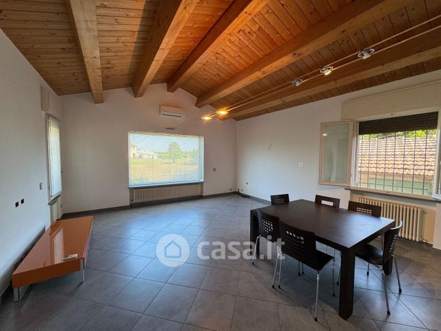 Villa in residenziale in Via Bertaccini 22