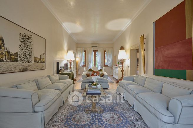 Casa bi/trifamiliare in residenziale in Via Massimo D'Azeglio