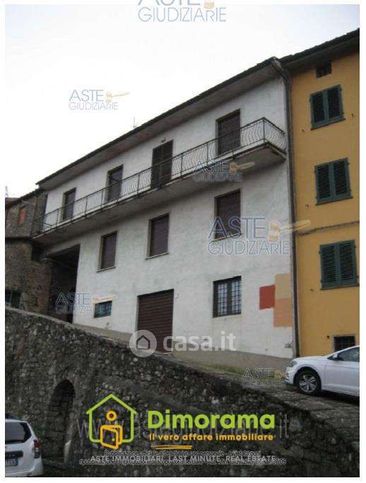 Casa bi/trifamiliare in residenziale in Piazza San Martino 9