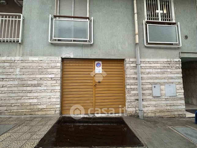 Box/posto auto in residenziale in Via Dante Alighieri 66