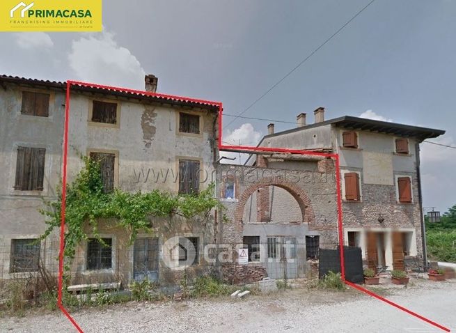 Rustico/casale in residenziale in Via Valverde