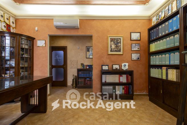 Appartamento in residenziale in Via Elvidio Borelli 6