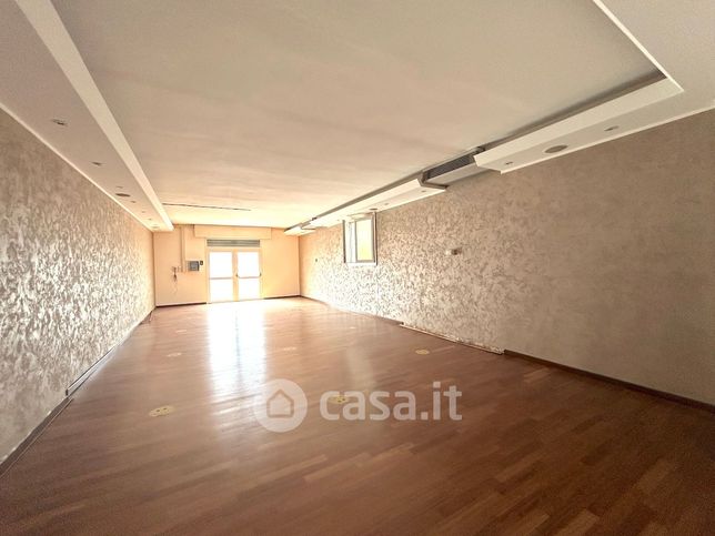Capannone in commerciale in Via Giuseppe Mazzini