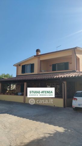 Villa in residenziale in Via dei Fiumi