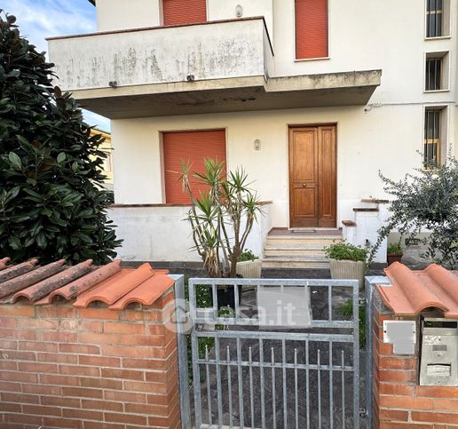 Casa bi/trifamiliare in residenziale in Via Donica 37 B