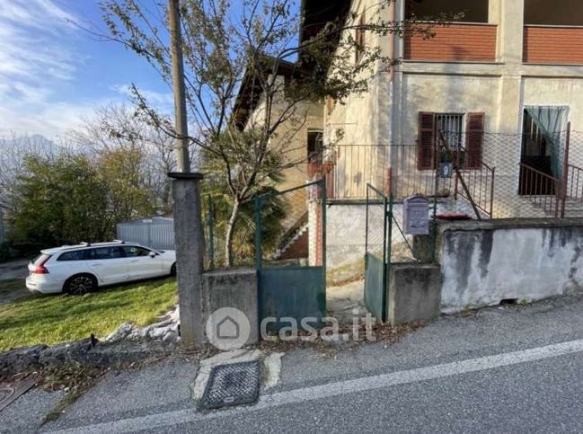 Casa indipendente in residenziale in Strada Antica di Andorno 9