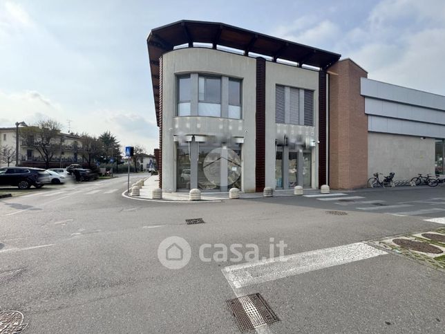 Ufficio in commerciale in Via Alcide de Gasperi 47