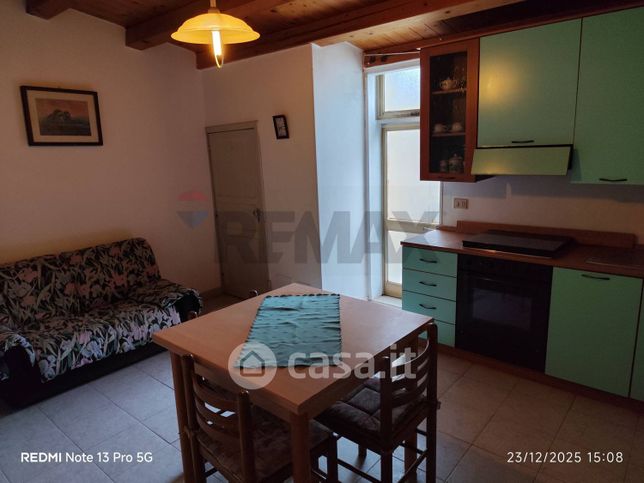 Casa indipendente in residenziale in Via Fratelli Belleo 37