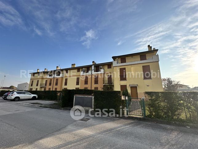 Villetta a schiera in residenziale in Via Pasubio 12