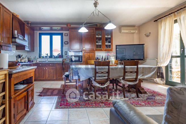 Villa in residenziale in Via San Nicolai 16