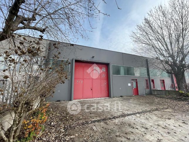 Capannone in commerciale in Via Caravaggio 5