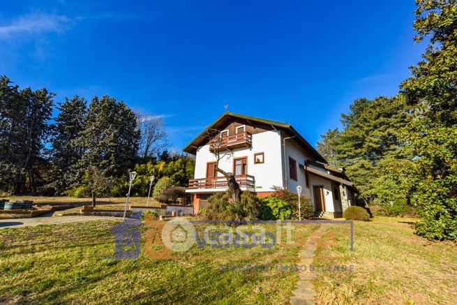 Villa in residenziale in Strada Paniasso 3