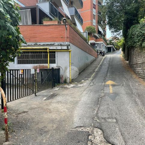 Box/posto auto in residenziale in Vicolo Vicinale 11