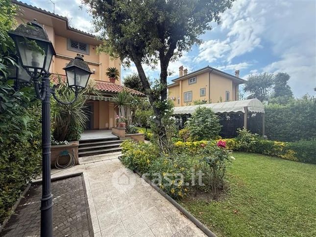 Villa in residenziale in Via Capo D'Orlando