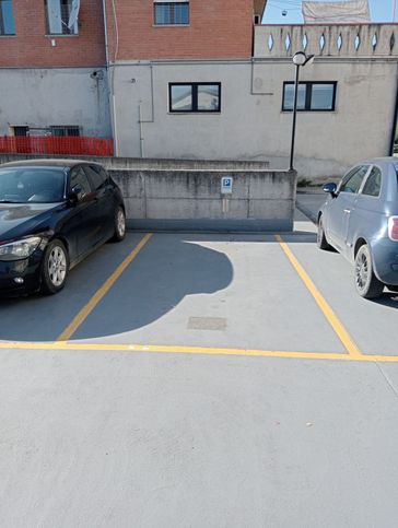 Box/posto auto in residenziale in Via Vignolese 236