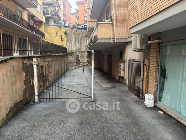 Box/posto auto in residenziale in Via Fratelli Bandiera