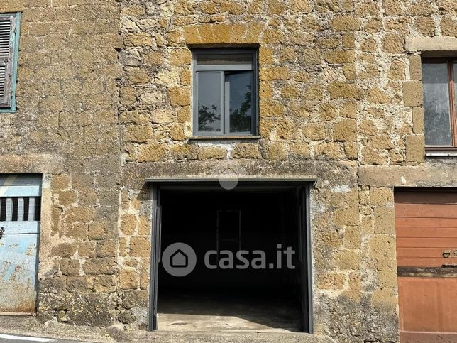 Box/posto auto in residenziale in Via Tuscania