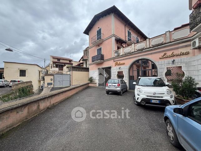 Appartamento in residenziale in Via Casa Baiano 21