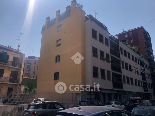 Box/posto auto in residenziale in Via Bengasi 3