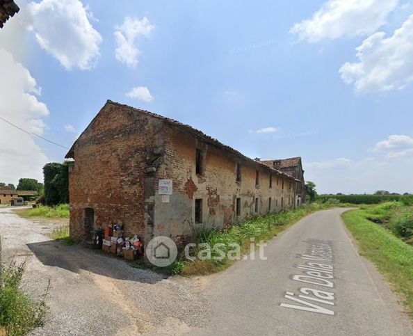 Capannone in commerciale in Via della Marescalca
