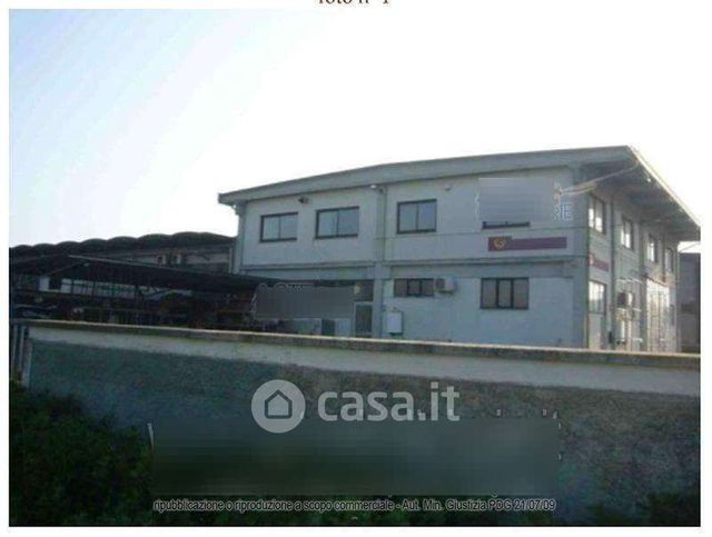 Capannone in commerciale in Via Alessandro Volta 1