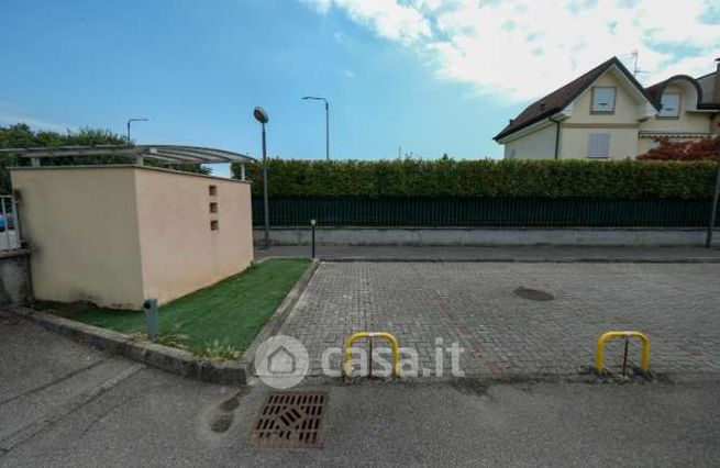 Box/posto auto in residenziale in Via Wolfgang Amadeus Mozart