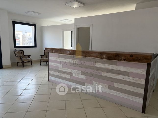 Ufficio in commerciale in Via della Provvidenza 59