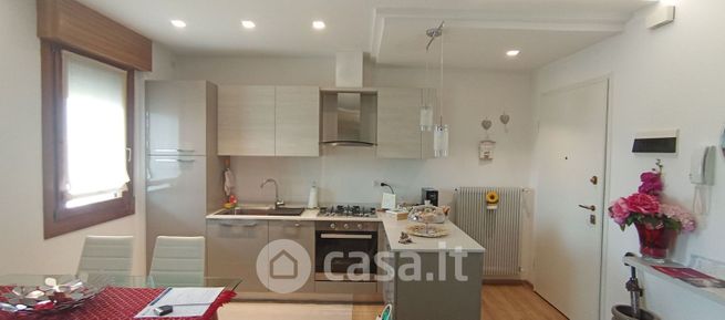 Appartamento in residenziale in Via Vallenoncello