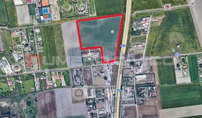 Terreno agricolo in commerciale in