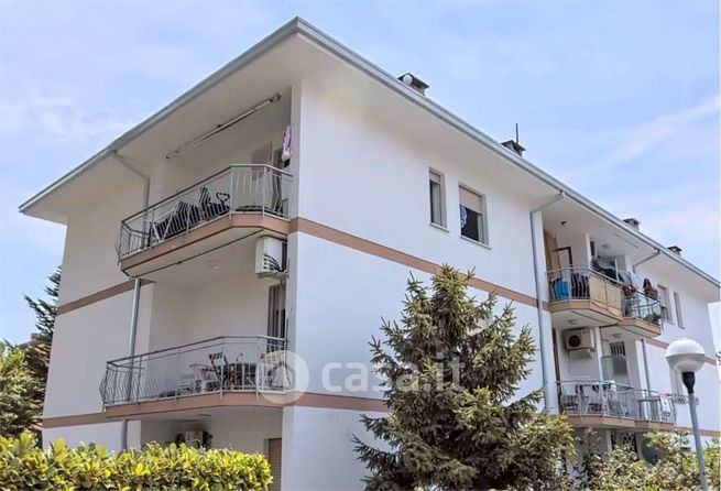 Appartamento in residenziale in Via dei Pianeti 7